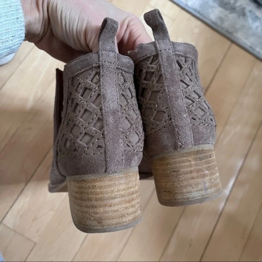 Jeffrey Campbell Taggart Ankle Booties in Taupe 6.5